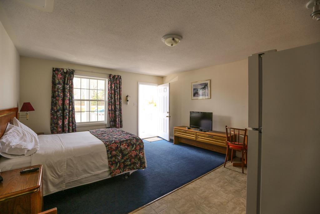 Airport Inn Fredericton Exteriör bild